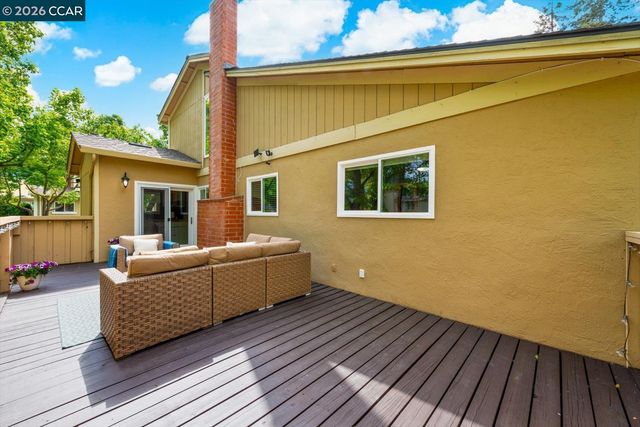 599 Mt Dell Dr, Clayton, CA 94517