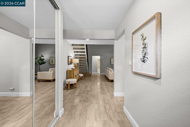 599 Mt Dell Dr, Clayton, CA 94517
