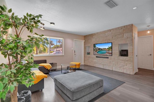 1773 SW 28th Way, Fort Lauderdale, FL 33312