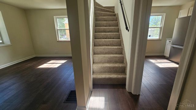 6925 Pin Oak Drive, North College Hill, OH 45239