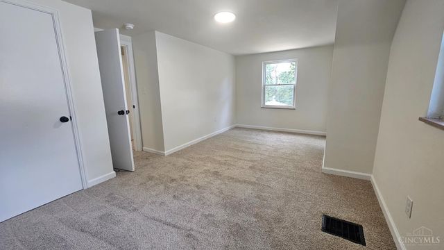 6925 Pin Oak Drive, North College Hill, OH 45239