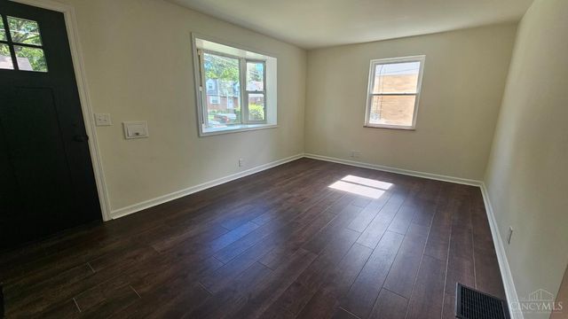 6925 Pin Oak Drive, North College Hill, OH 45239