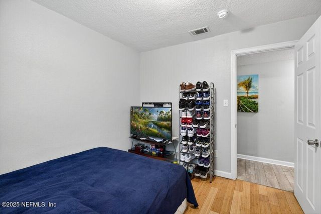 1860 EMBASSY Drive, Jacksonville, FL 32207