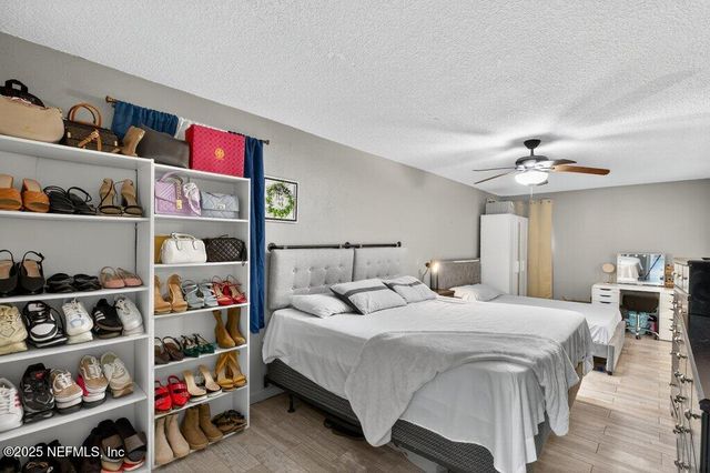 1860 EMBASSY Drive, Jacksonville, FL 32207