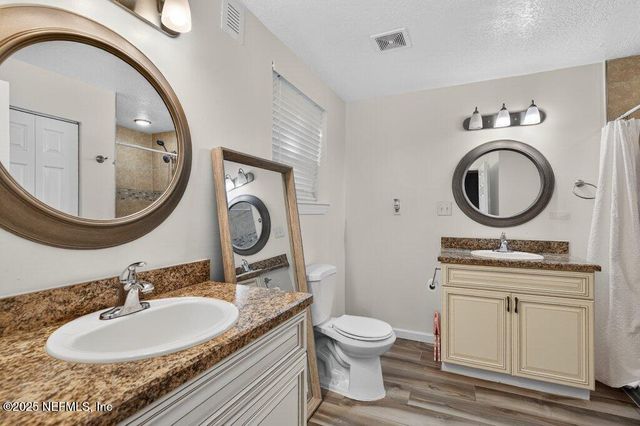 1860 EMBASSY Drive, Jacksonville, FL 32207