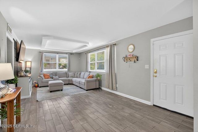 1860 EMBASSY Drive, Jacksonville, FL 32207