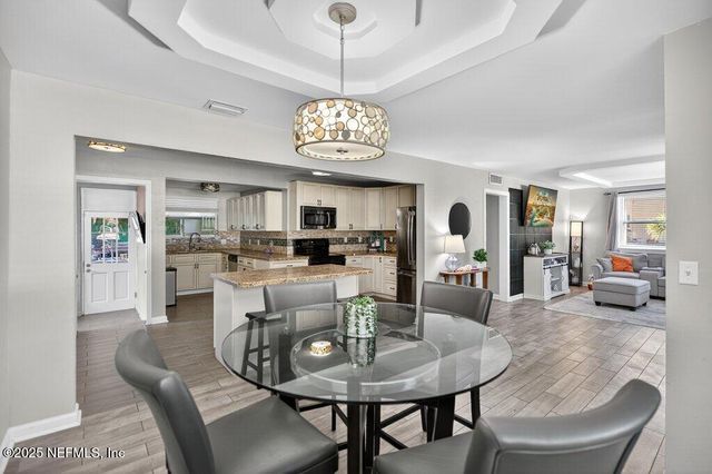 1860 EMBASSY Drive, Jacksonville, FL 32207