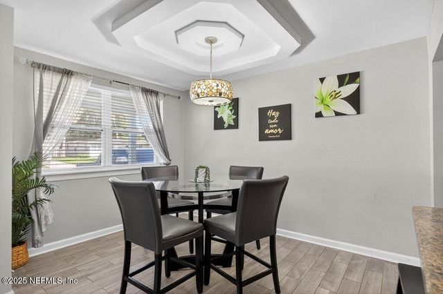 1860 EMBASSY Drive, Jacksonville, FL 32207