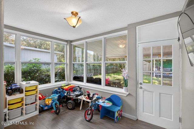 1860 EMBASSY Drive, Jacksonville, FL 32207