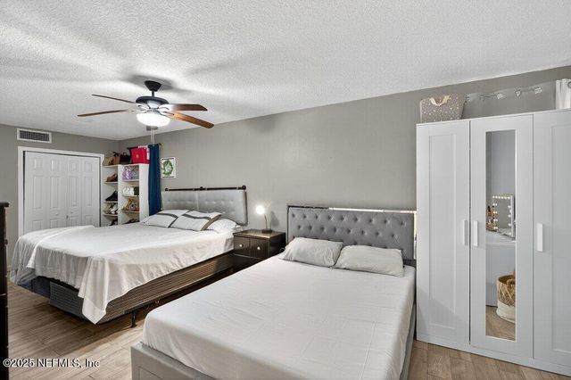 1860 EMBASSY Drive, Jacksonville, FL 32207