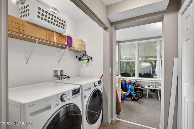 1860 EMBASSY Drive, Jacksonville, FL 32207