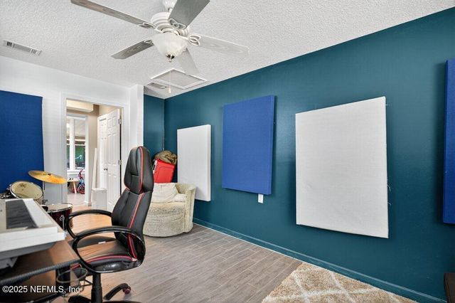 1860 EMBASSY Drive, Jacksonville, FL 32207