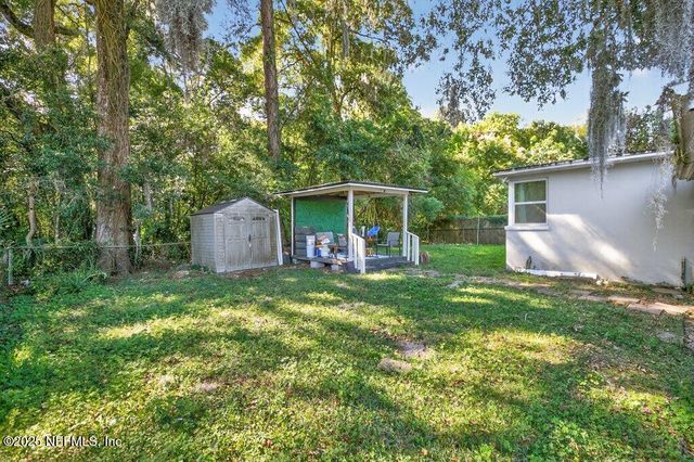 1860 EMBASSY Drive, Jacksonville, FL 32207