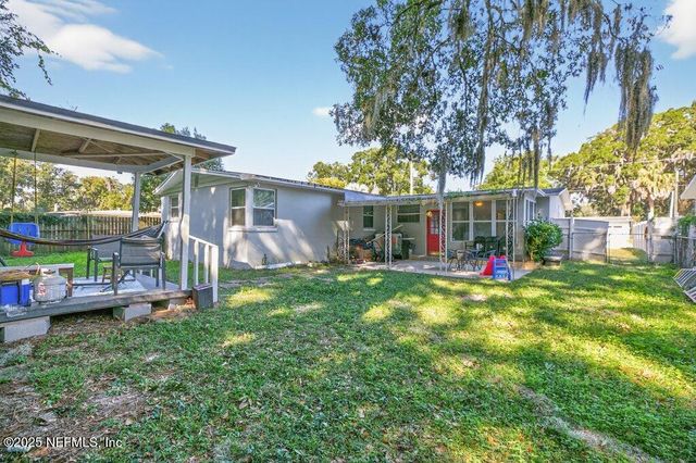 1860 EMBASSY Drive, Jacksonville, FL 32207