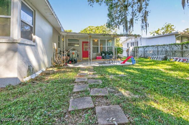 1860 EMBASSY Drive, Jacksonville, FL 32207