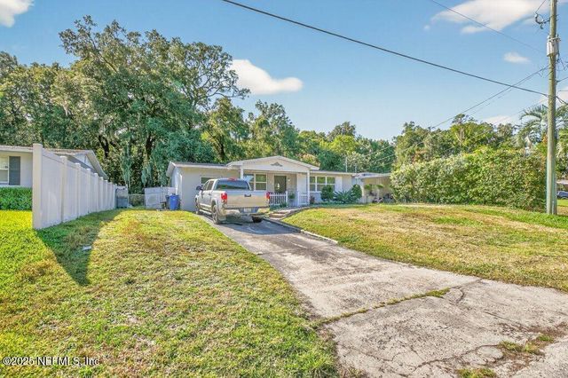 1860 EMBASSY Drive, Jacksonville, FL 32207