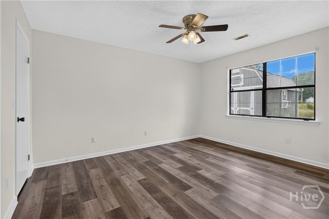 1390 Forest Lake Drive, Hinesville, GA 31313