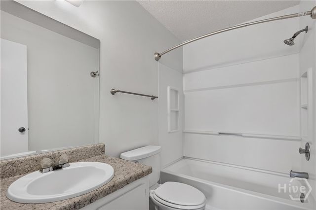 1390 Forest Lake Drive, Hinesville, GA 31313