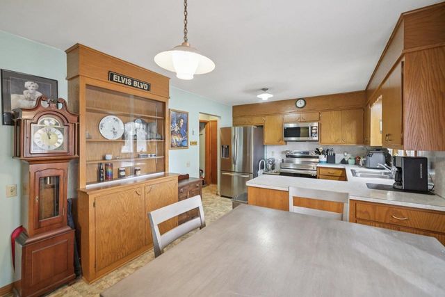 909 Mulberry Street, Lake Mills, WI 53551