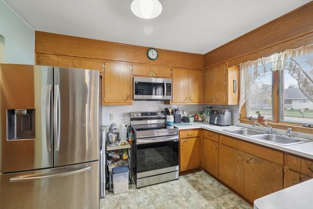 909 Mulberry Street, Lake Mills, WI 53551