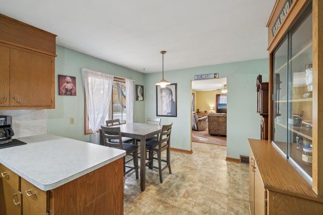 909 Mulberry Street, Lake Mills, WI 53551