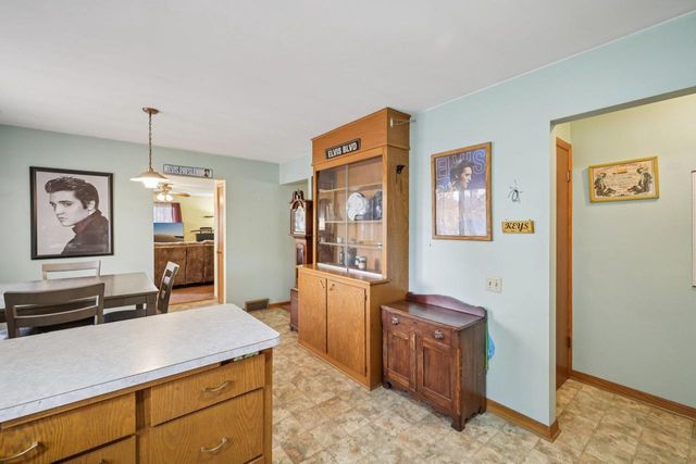 909 Mulberry Street, Lake Mills, WI 53551