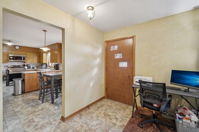 909 Mulberry Street, Lake Mills, WI 53551