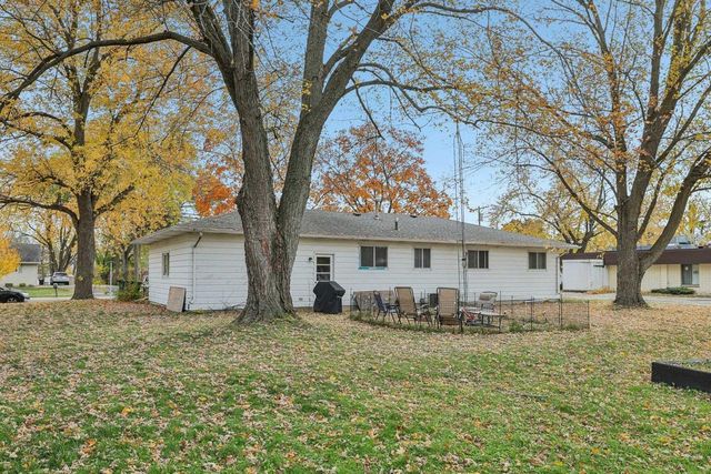 909 Mulberry Street, Lake Mills, WI 53551