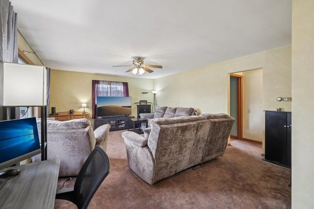 909 Mulberry Street, Lake Mills, WI 53551