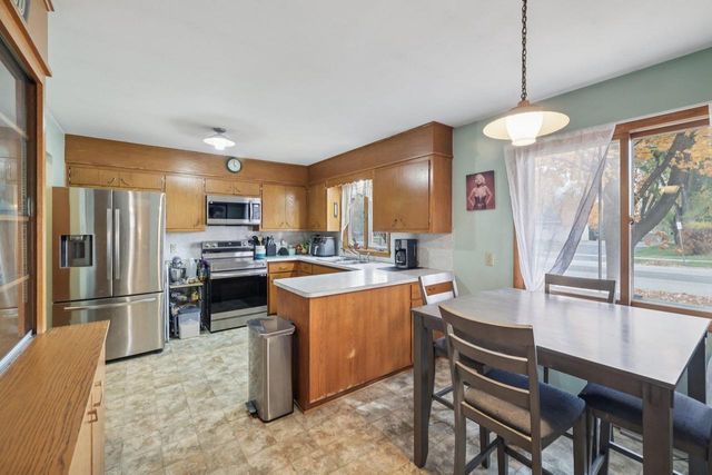 909 Mulberry Street, Lake Mills, WI 53551