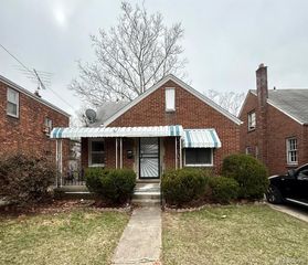 18655 Strasburg Street, Detroit, MI 48205