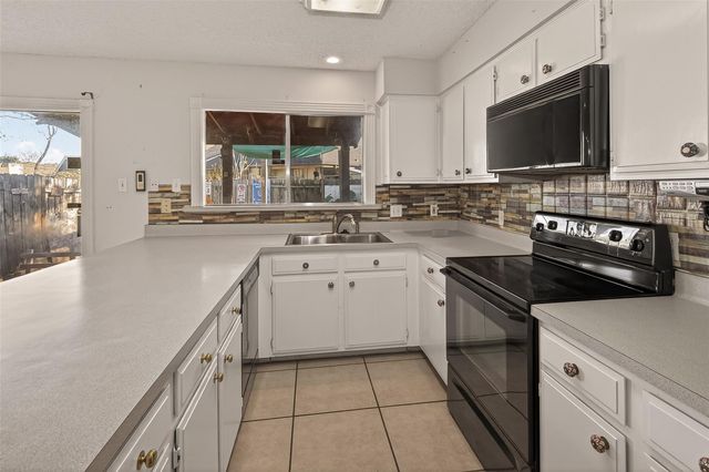 10647 Chapel Hill Drive, Houston, TX 77099