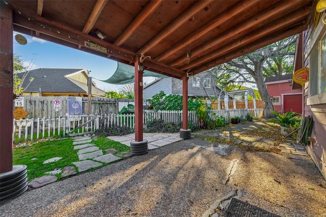 10647 Chapel Hill Drive, Houston, TX 77099