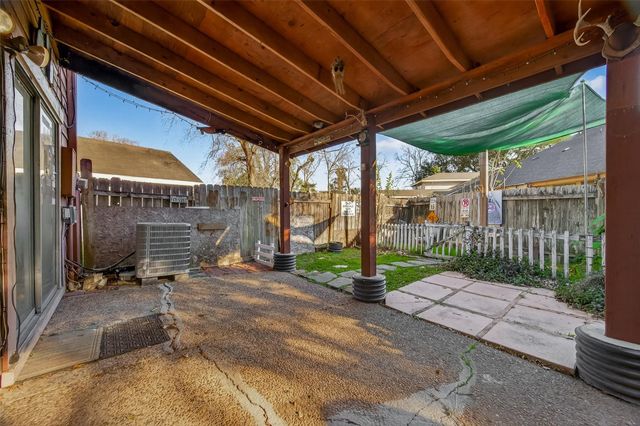 10647 Chapel Hill Drive, Houston, TX 77099