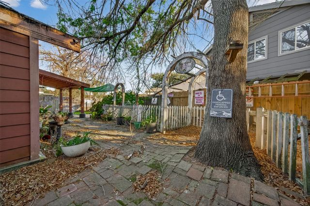 10647 Chapel Hill Drive, Houston, TX 77099