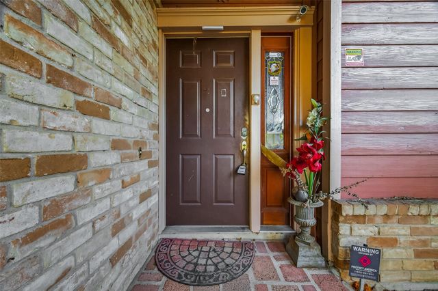 10647 Chapel Hill Drive, Houston, TX 77099