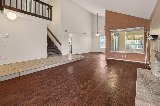 10647 Chapel Hill Drive, Houston, TX 77099