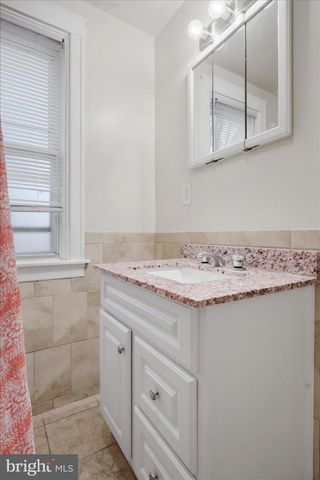 7 RHODES AVE, Collingdale, PA 19023