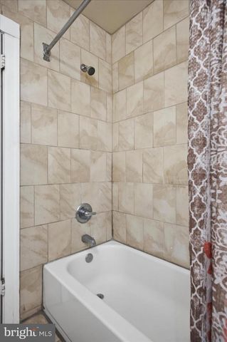 7 RHODES AVE, Collingdale, PA 19023