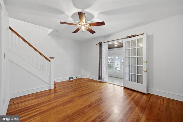 7 RHODES AVE, Collingdale, PA 19023