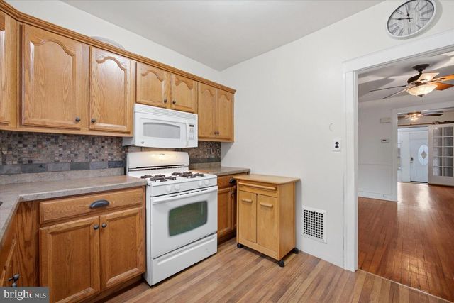 7 RHODES AVE, Collingdale, PA 19023