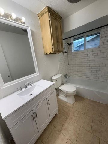 204 E Bass Avenue, Yukon, OK 73099