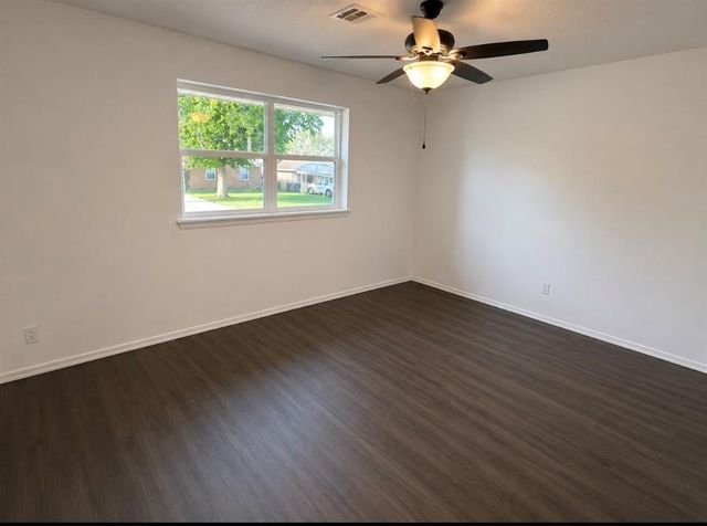 204 E Bass Avenue, Yukon, OK 73099