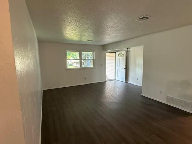 204 E Bass Avenue, Yukon, OK 73099