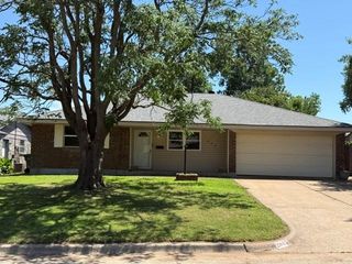204 E Bass Avenue, Yukon, OK 73099