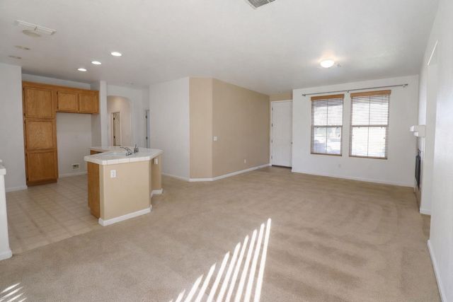 924 Stanford Avenue, Madera, CA 93637