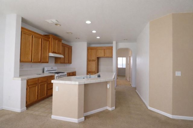 924 Stanford Avenue, Madera, CA 93637