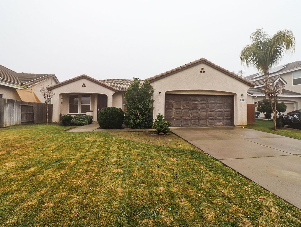 924 Stanford Avenue, Madera, CA 93637
