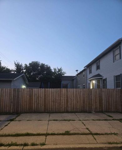 503 N 29th STREET, Milwaukee, WI 53208