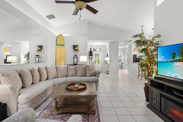 972 Ridgewood Ln, St Augustine, FL 32086